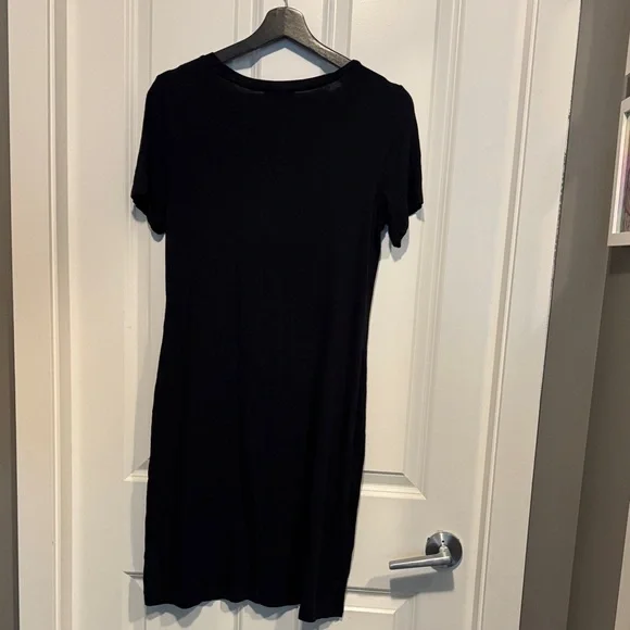 Daily Ritual Classic Black Tee - Picture 6 of 10